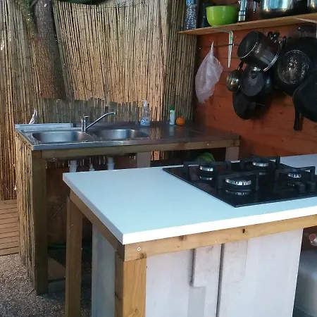 Δωμάτια σε οικογενειακή κατοικία Private Tiny House 1,3km From Center & Beach