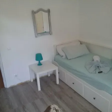 Δωμάτια σε οικογενειακή κατοικία Private Tiny House 1,3km From Center & Beach *